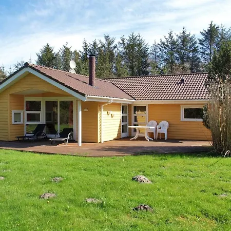 Holiday home Eljena - 600m From The Sea In Ne Jutland By Interhome *