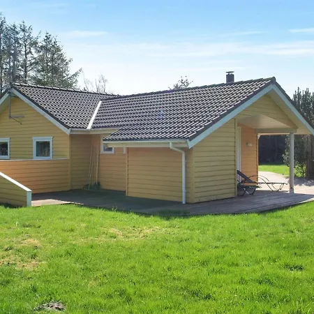Holiday home Eljena - 600m From The Sea In Ne Jutland By Interhome *